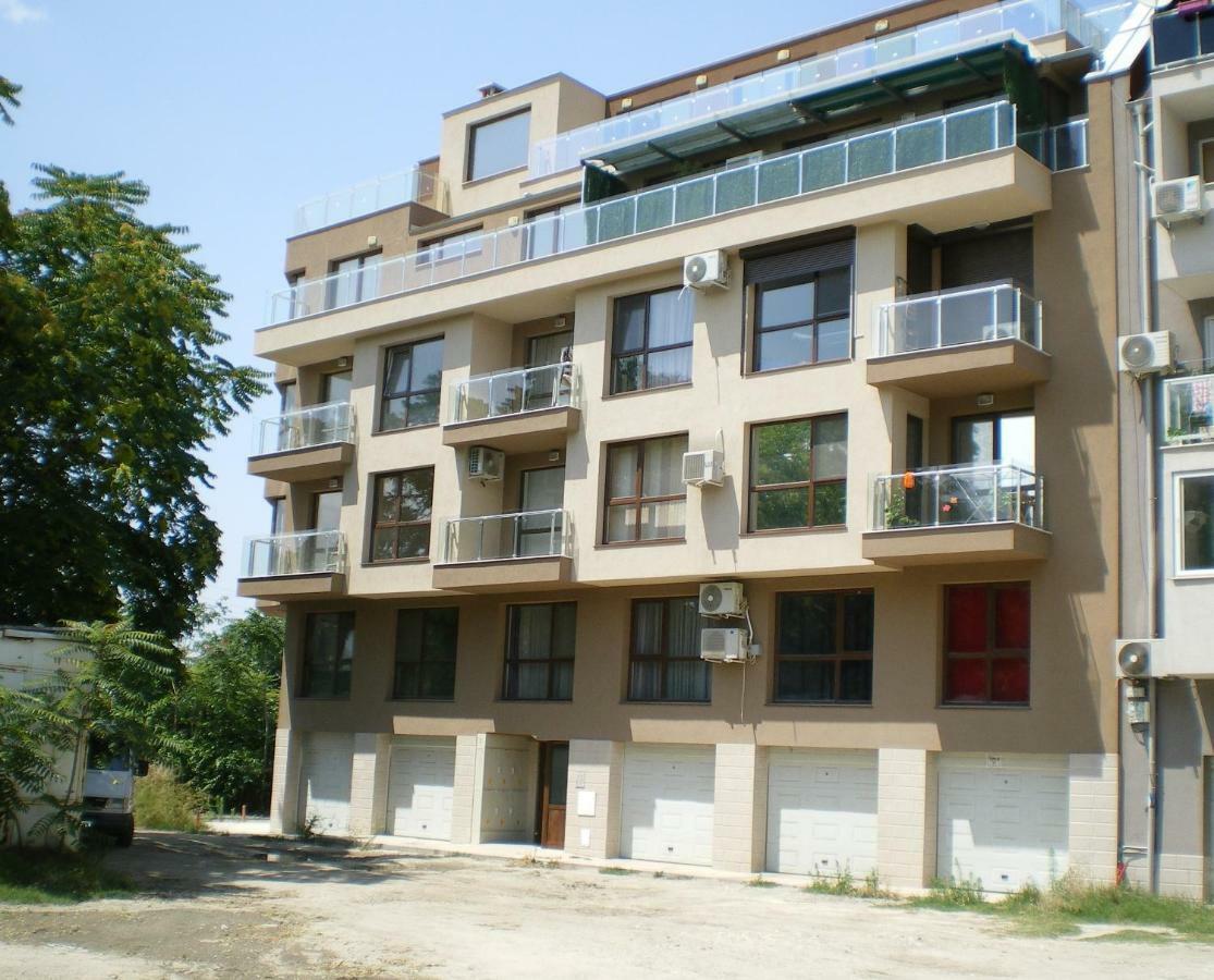 Park View Apartment Plovdiv With Parking Экстерьер фото